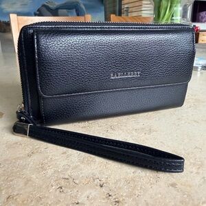 Baellerry leather wristlet